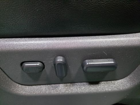 Used 2014 Ford F250 Lariat w/ Chrome Package image 26