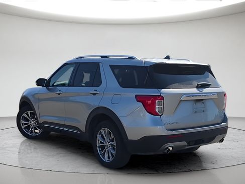 Used 2023 Ford Explorer Limited w/ Limited Technology Package AWD/4WD image 7