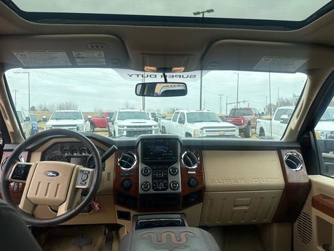 Used 2015 Ford F250 King Ranch w/ King Ranch w/Chrome Package image 33