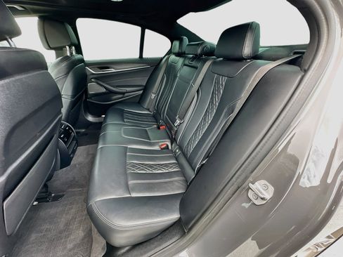 Used 2021 BMW M550i xDrive AWD/4WD image 26