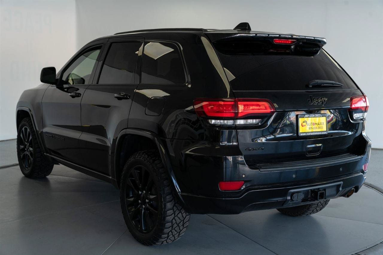 Used 2020 Jeep Grand Cherokee Altitude AWD/4WD image 7