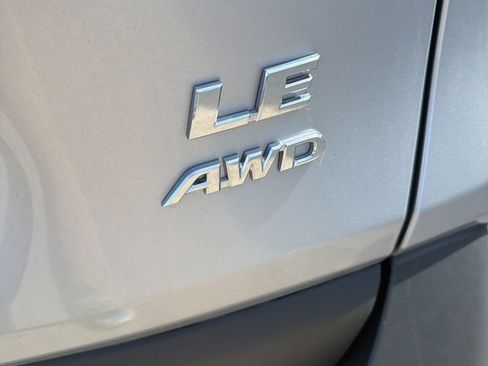 Used 2024 Toyota RAV4 LE AWD/4WD image 14
