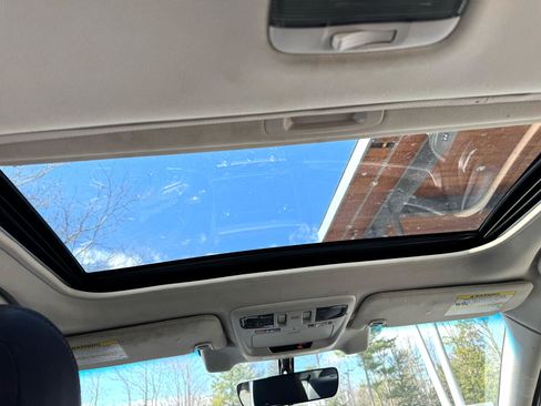 Used 2017 Subaru Legacy 2.5i Limited image 14