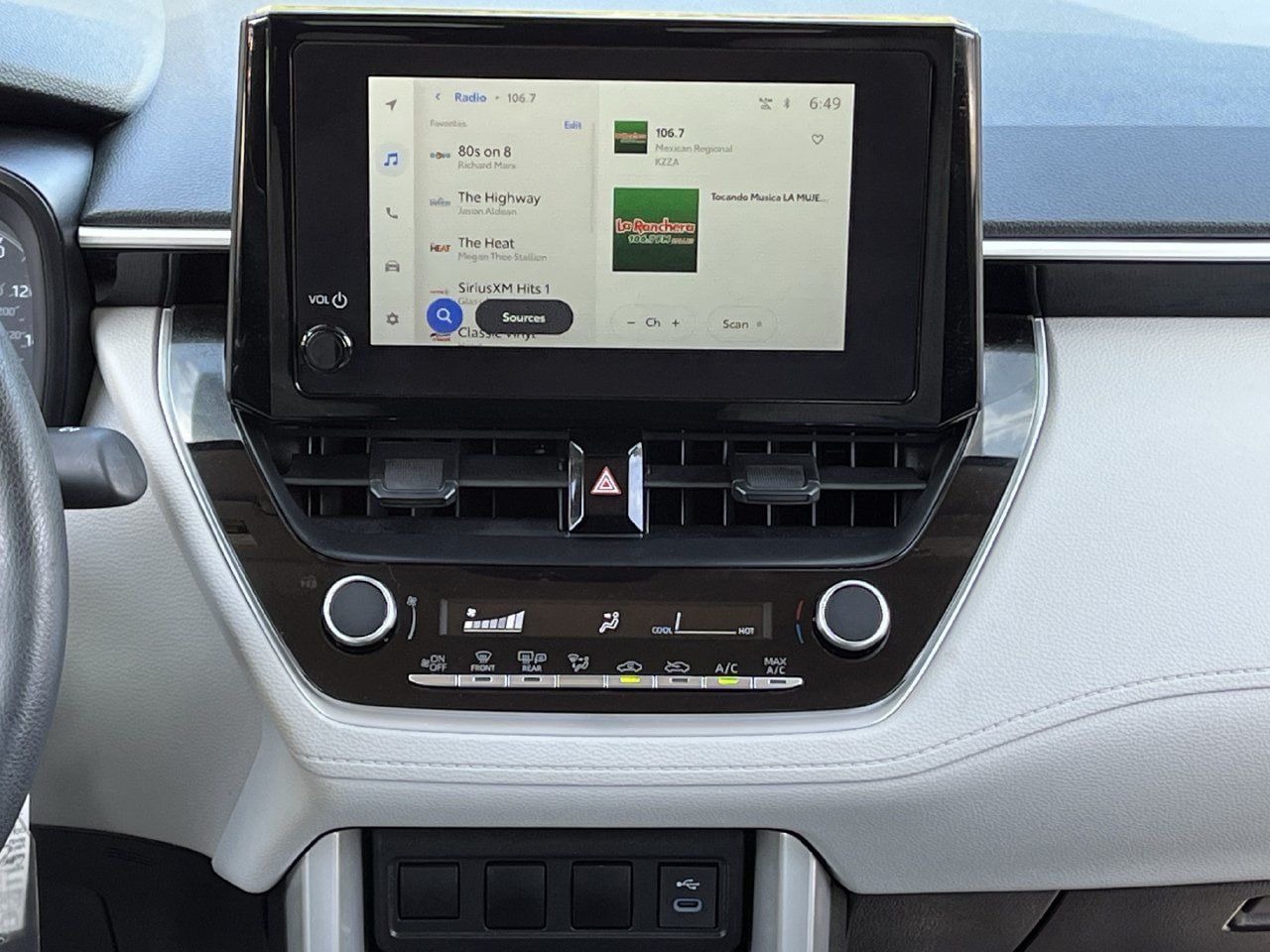 Used 2025 Toyota Corolla Cross L FWD image 15