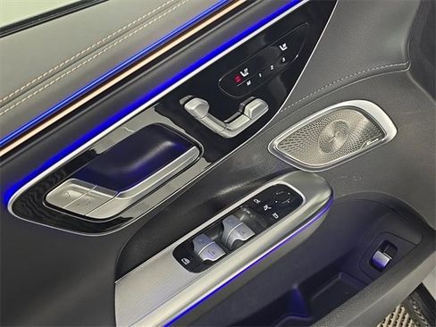 Certified 2024 Mercedes-Benz EQE 500 4MATIC Sedan w/ Pinnacle Trim Package image 16