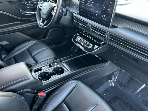 Used 2023 Lincoln Corsair FWD image 16