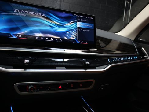 Used 2025 BMW X7 xDrive40i AWD/4WD image 61