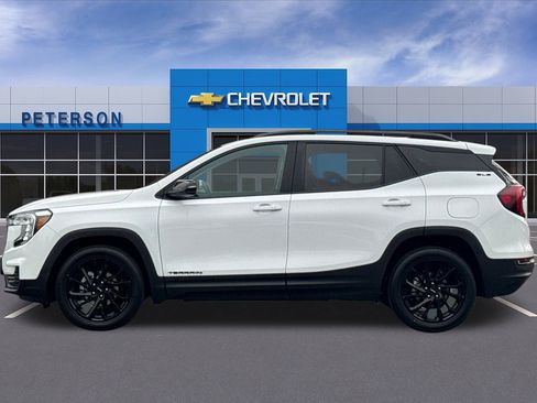 Certified 2024 GMC Terrain SLE w/ Driver Convenience Package image 7