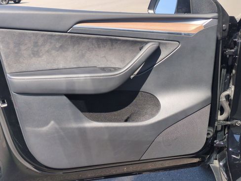 Used 2023 Tesla Model Y Long Range image 21