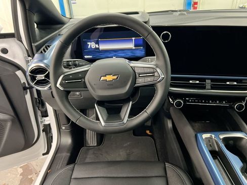 New 2026 Chevrolet Equinox EV LT image 21