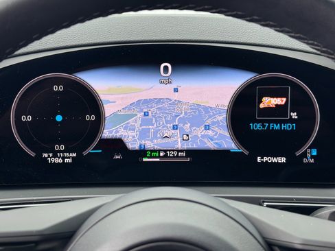 Used 2024 Porsche Cayenne w/ Premium Package image 22