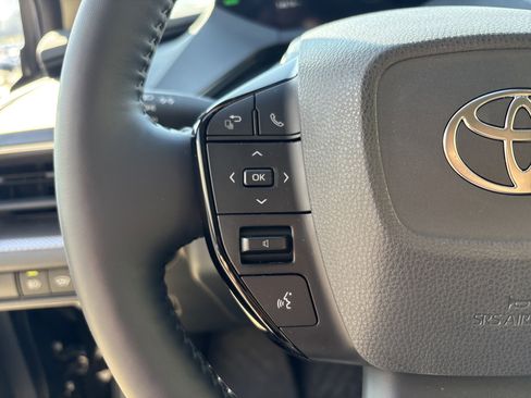 Used 2024 Toyota Prius XLE image 19