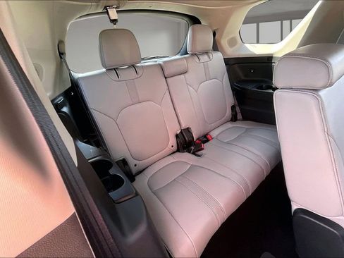Certified 2025 Honda Pilot Touring image 25