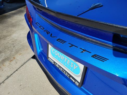 Used 2023 Chevrolet Corvette Stingray Preferred Cpe w/ Z51 Performance Package RWD image 6
