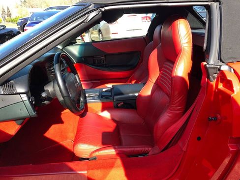 Used 1995 Chevrolet Corvette Convertible RWD image 19