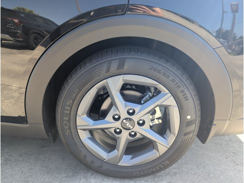 Used 2025 Kia K4 FWD image 10