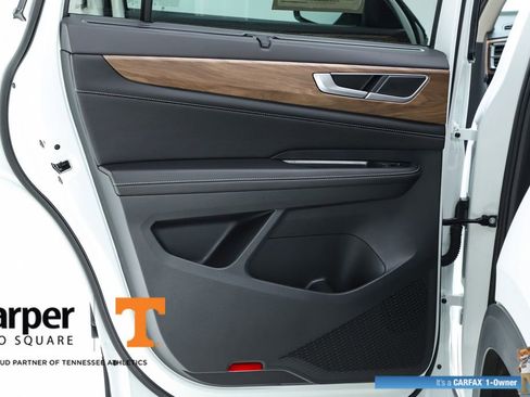 Used 2025 Volkswagen Atlas SE w/ Panoramic Sunroof Package image 57