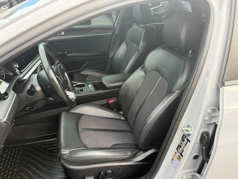 Used 2023 Kia K5 GT-Line image 13