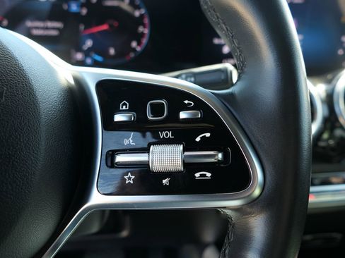 Used 2023 Mercedes-Benz GLB 250 4MATIC image 15