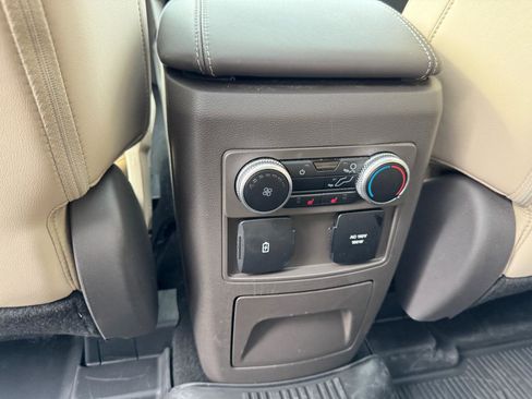 Used 2023 Ford Explorer Platinum w/ Technology Package AWD/4WD image 8