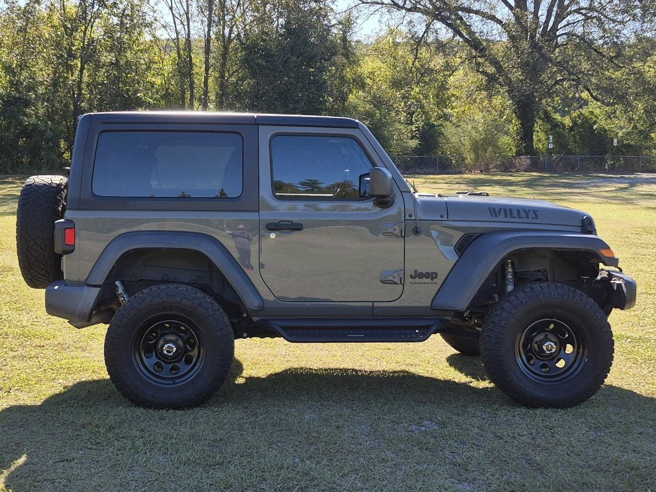 Used 2021 Jeep Wrangler Sport AWD/4WD image 9