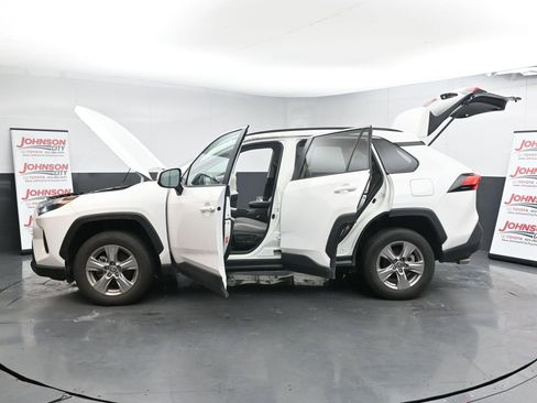 Used 2022 Toyota RAV4 XLE image 40