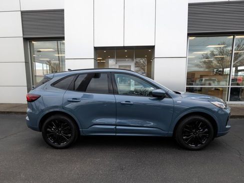 Certified 2025 Ford Escape ST-Line Elite w/ Premium Technology Package image 2