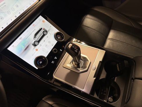 Used 2020 Land Rover Range Rover Evoque SE image 17