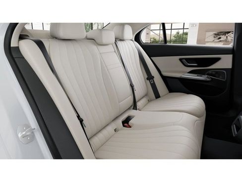 Certified 2025 Mercedes-Benz E 350 4MATIC Sedan image 5