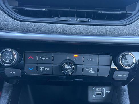 New 2026 Jeep Compass Latitude image 4