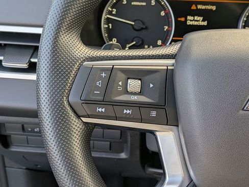 New 2026 Mitsubishi Outlander ES image 16