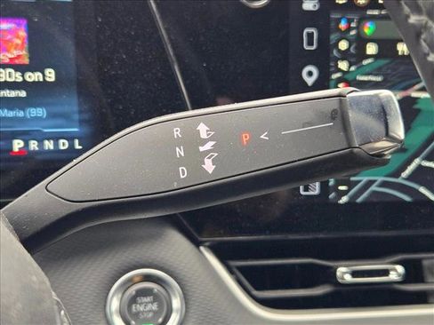 Used 2025 Chevrolet Equinox LT image 17