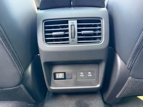 Used 2025 Nissan Rogue SL w/ Tech Package image 20