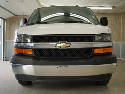 Used 2023 Chevrolet Express 2500 w/ Driver Convenience Package image 3