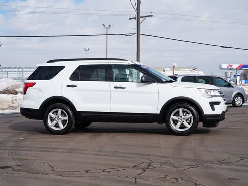 Used 2018 Ford Explorer 4WD image 2