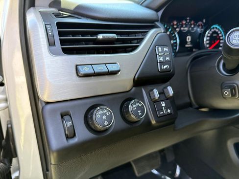 Used 2018 GMC Yukon Denali w/ Open Road Package AWD/4WD image 23