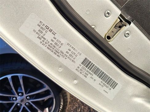 Used 2019 Dodge Charger SXT w/ Driver Confidence Group image 32