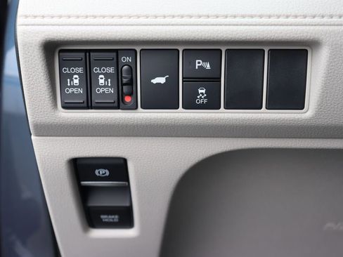 Used 2026 Honda Odyssey Elite image 32