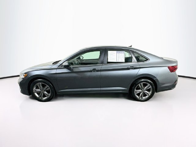 Certified 2024 Volkswagen Jetta SE w/ Panoramic Sunroof Package FWD image 5