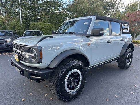 Certified 2021 Ford Bronco Badlands image 9