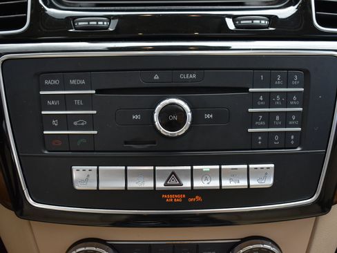 Used 2018 Mercedes-Benz GLS 450 4MATIC w/ Premium Package image 24