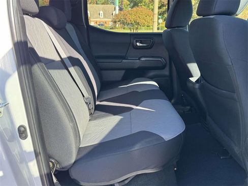 Used 2023 Toyota Tacoma TRD Off-Road image 15