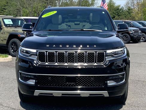 Used 2025 Jeep Wagoneer Series III w/ Premium Group I AWD/4WD image 3