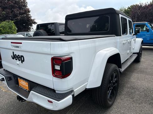 Used 2023 Jeep Gladiator Overland AWD/4WD image 3