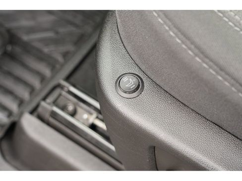 Used 2022 GMC Yukon SLE w/ Gmc Pro Safety Plus Package image 18