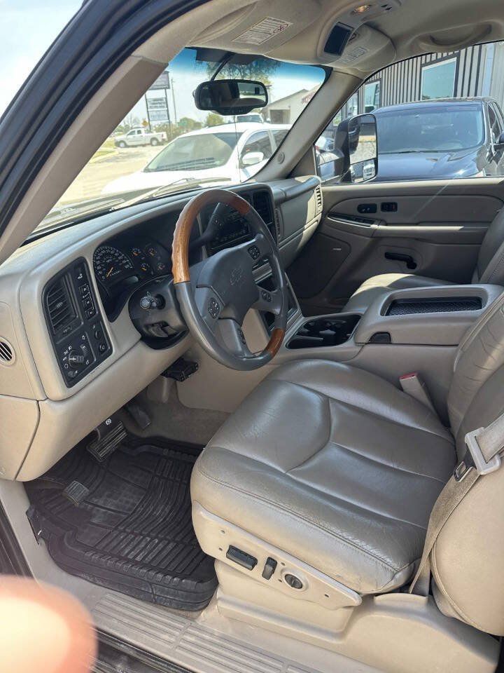 Used 2007 Chevrolet Silverado 2500 LT w/ Heavy-Duty Power Package AWD/4WD image 7