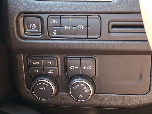 Used 2023 Chevrolet Tahoe RST AWD/4WD image 24