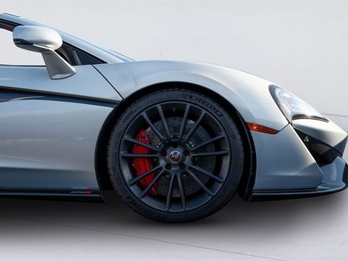 Used 2018 McLaren 570S Spider image 48