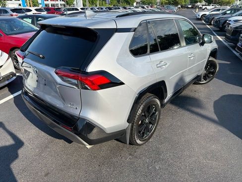 Used 2022 Toyota RAV4 SE w/ SE Grade Weather Package AWD/4WD image 6