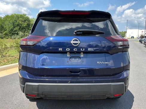Used 2024 Nissan Rogue SV AWD/4WD image 2